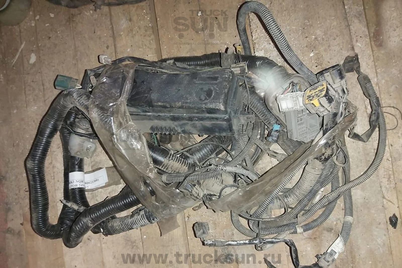 Проводка рамы FR 4HK1 NQR75 24V80A Б/У, изображение 3 из 3