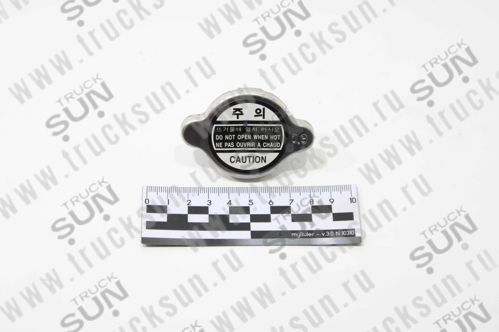 Крышка радиатора D4AE Chorus/Porter/HD72/78/County/NQR71/75 P=0,9, изображение 1 из 2