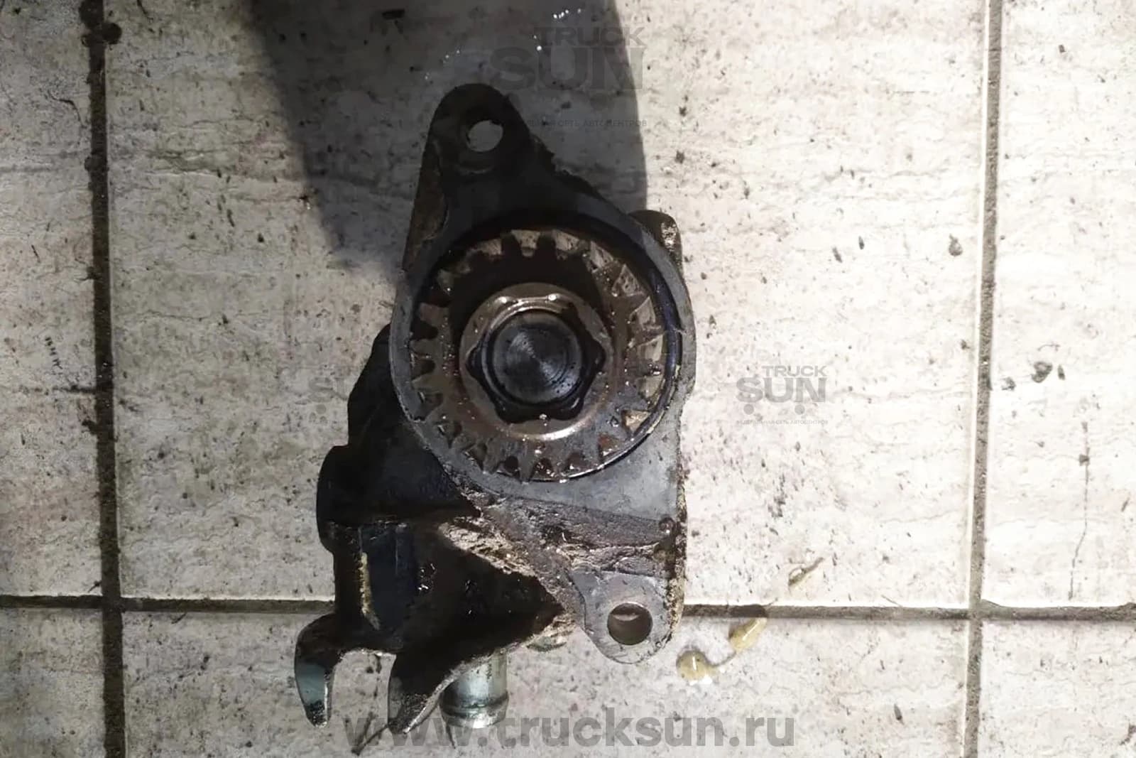 Насос ГУРа HINO500 Б/У