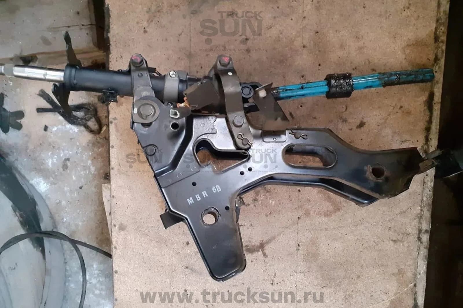 Колонка рулевая в сборе HD120 D6GA Б/У, изображение 1 из 3