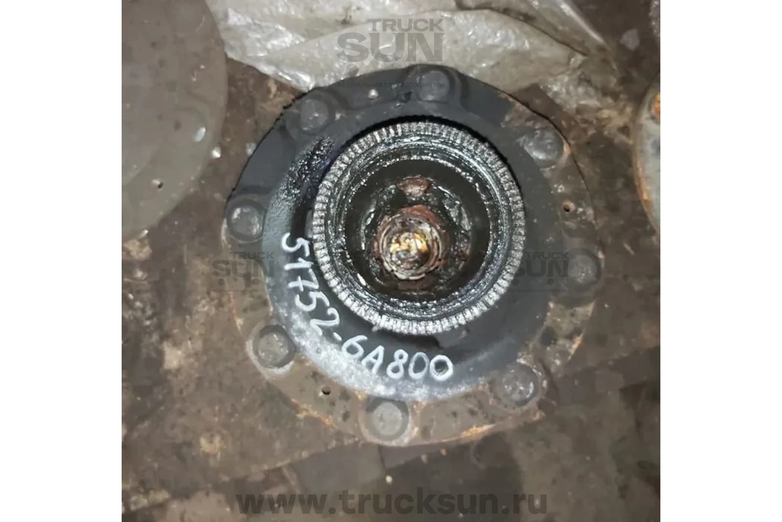 Ступица FR HD120 D6GA (51752-6A800) Б/У, изображение 4 из 5