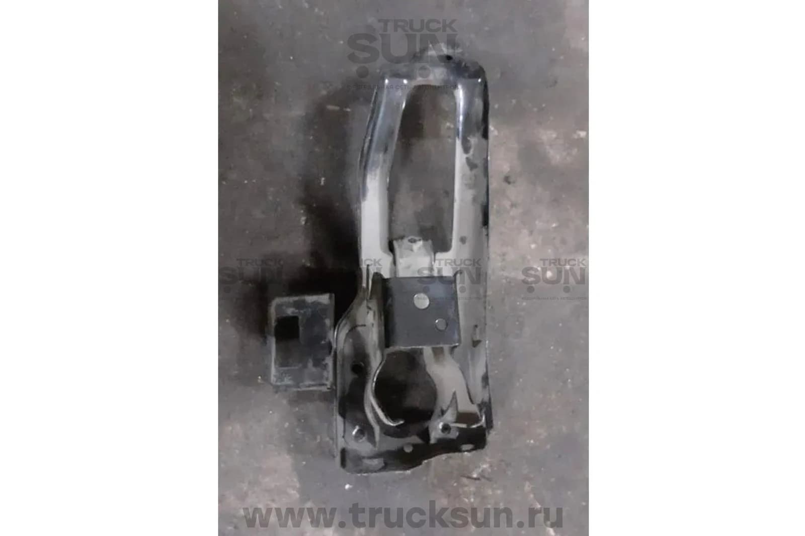 Кронштейн педали сцепления NQR71/75 (8980306460) Б/У, изображение 2 из 3