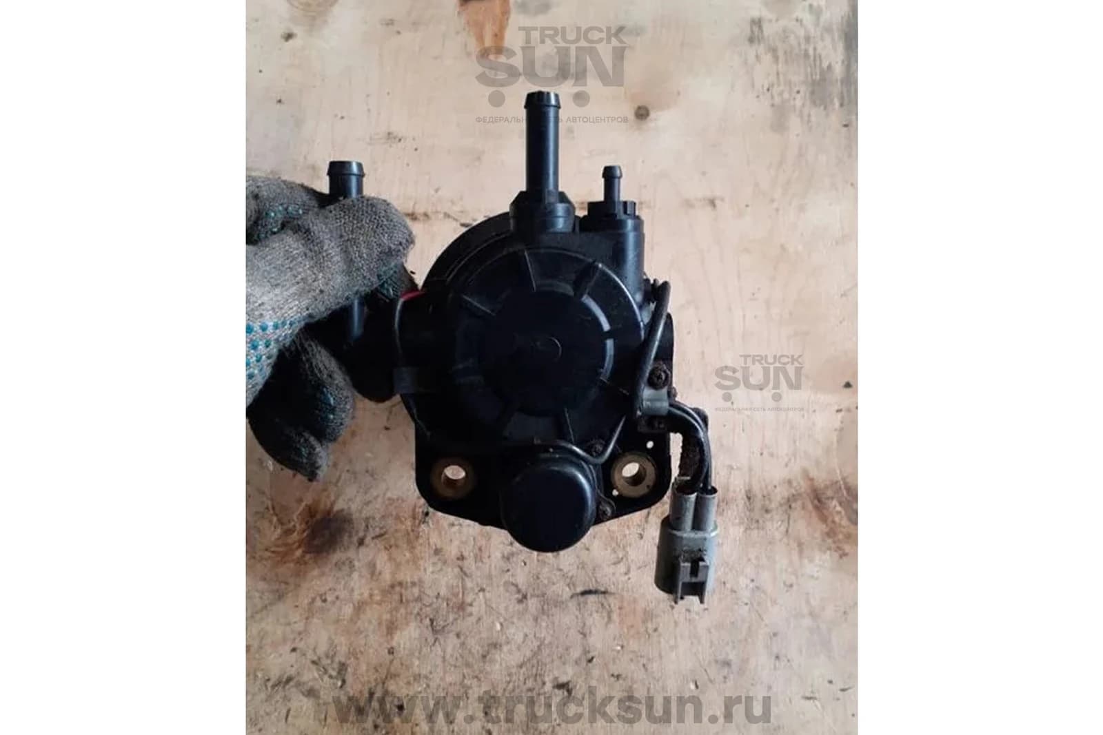 Кронштейн фильтра топливного груб.оч. HINO300 евро4 (23330-78090,23330-78091) б/у, изображение 2 из 3