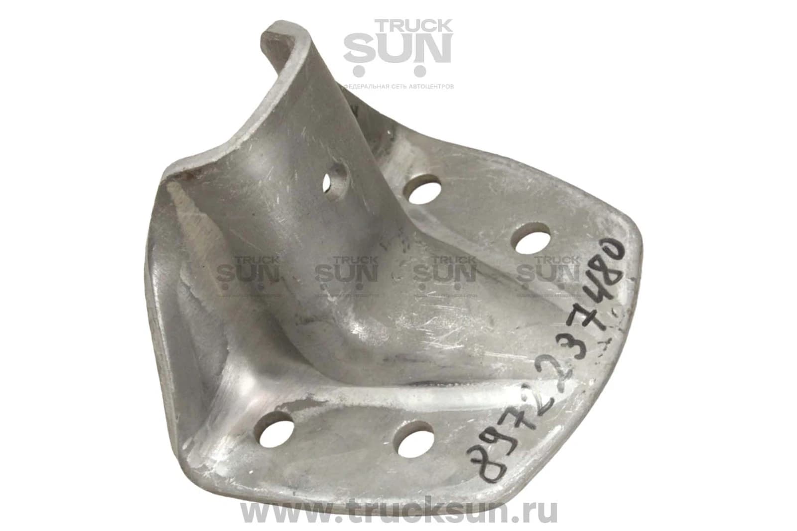 Кронштейн отбойника подрессорника NQR71/75/90