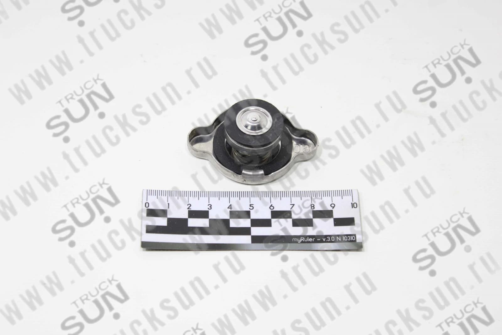 Крышка радиатора D4AE Chorus/Porter/HD72/78/County/NQR71/75 P=0,9, изображение 2 из 2