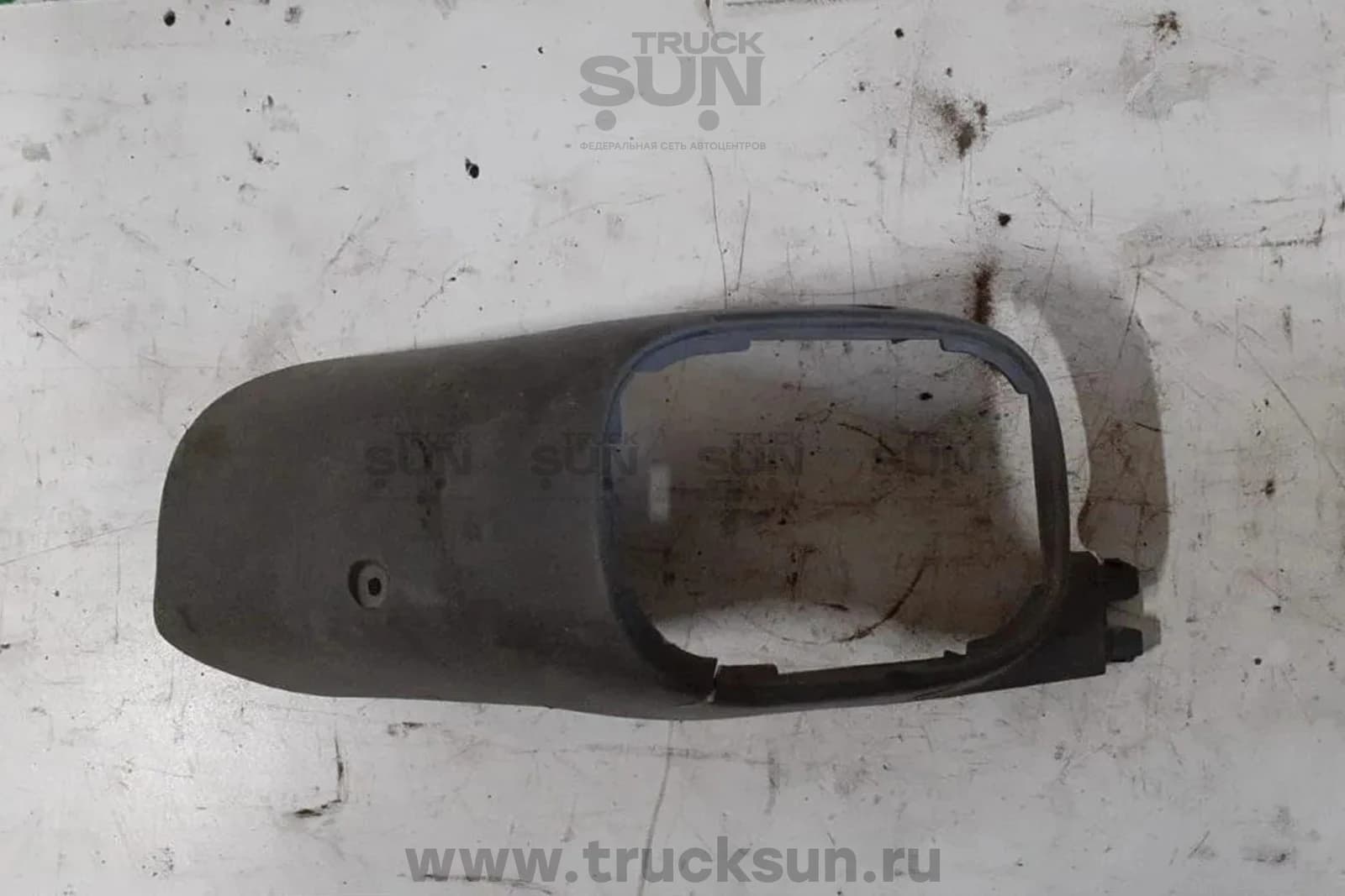 Кожух рычага переключения передач HINO300 евро4 Б/У, изображение 1 из 2