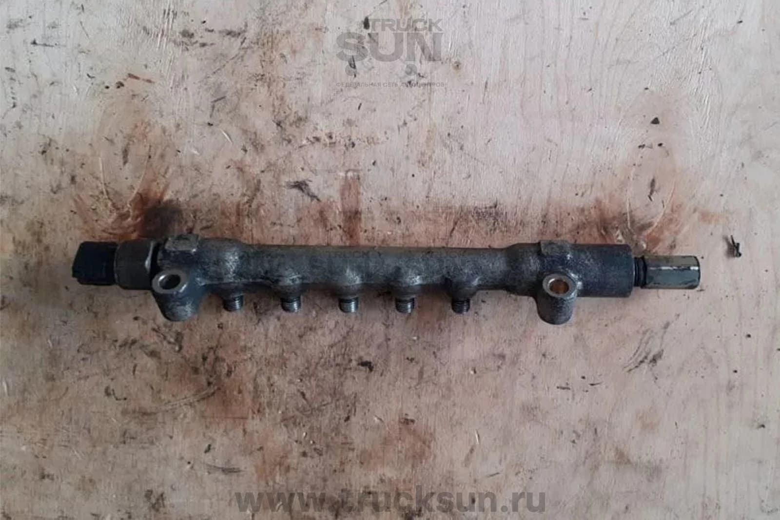 Топливная рампа N04C-T HINO300 евро4 б/у, изображение 2 из 2