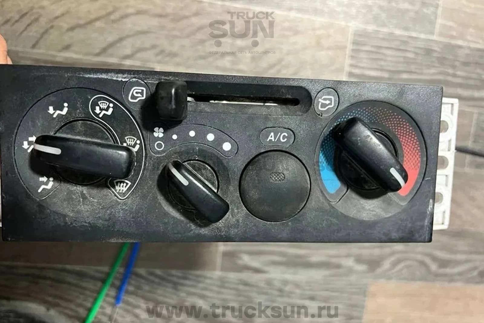 Блок управления отопителем и вентиляции JAC N80 ISF3.8 (8112100LE010) Б/У, изображение 1 из 2