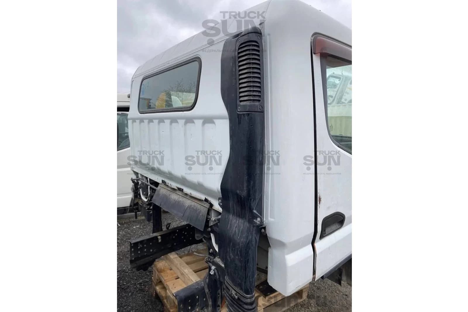 Кабина MMC FUSO CANTER евро5, изображение 3 из 8