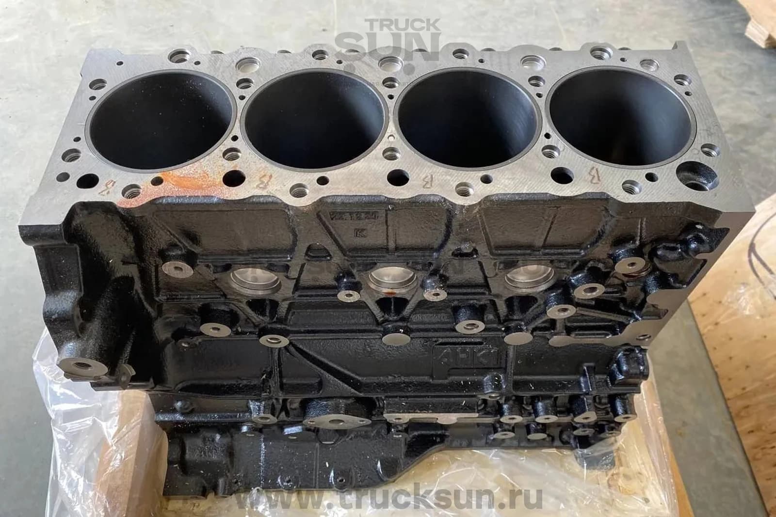 Блок цилиндров 4HK1-T NPR75/NQR90/FSR/NQR75, изображение 3 из 3
