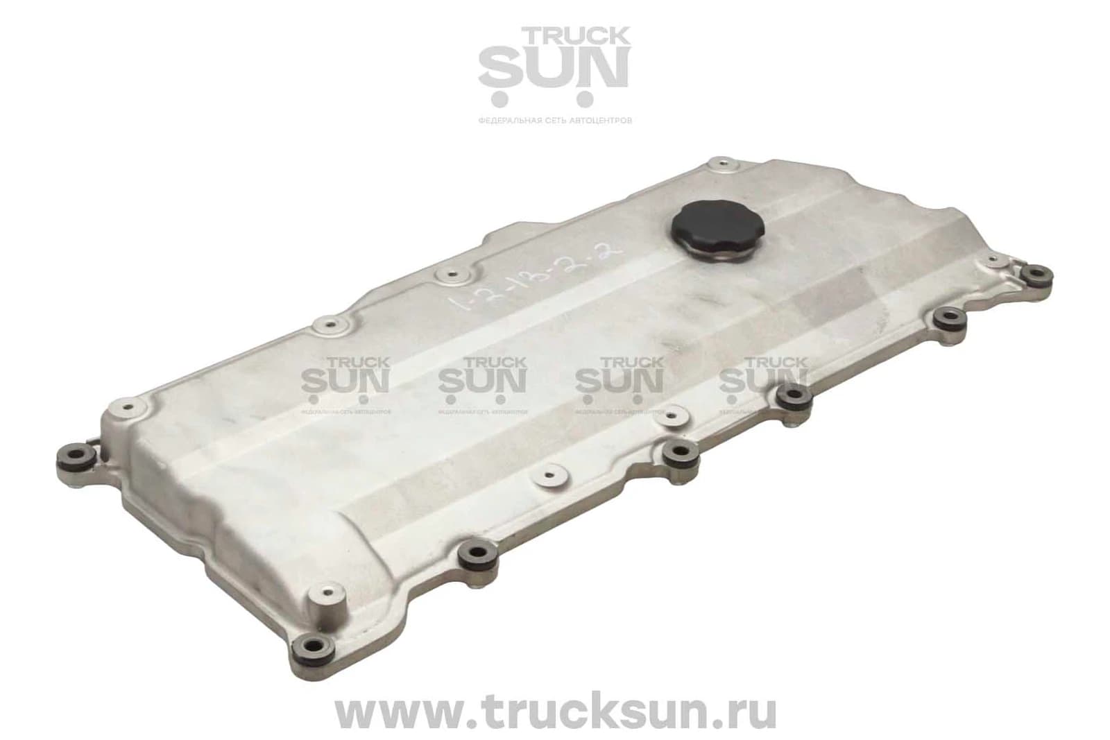 Крышка клапанная ГБЦ 4HK1 (8973548033)