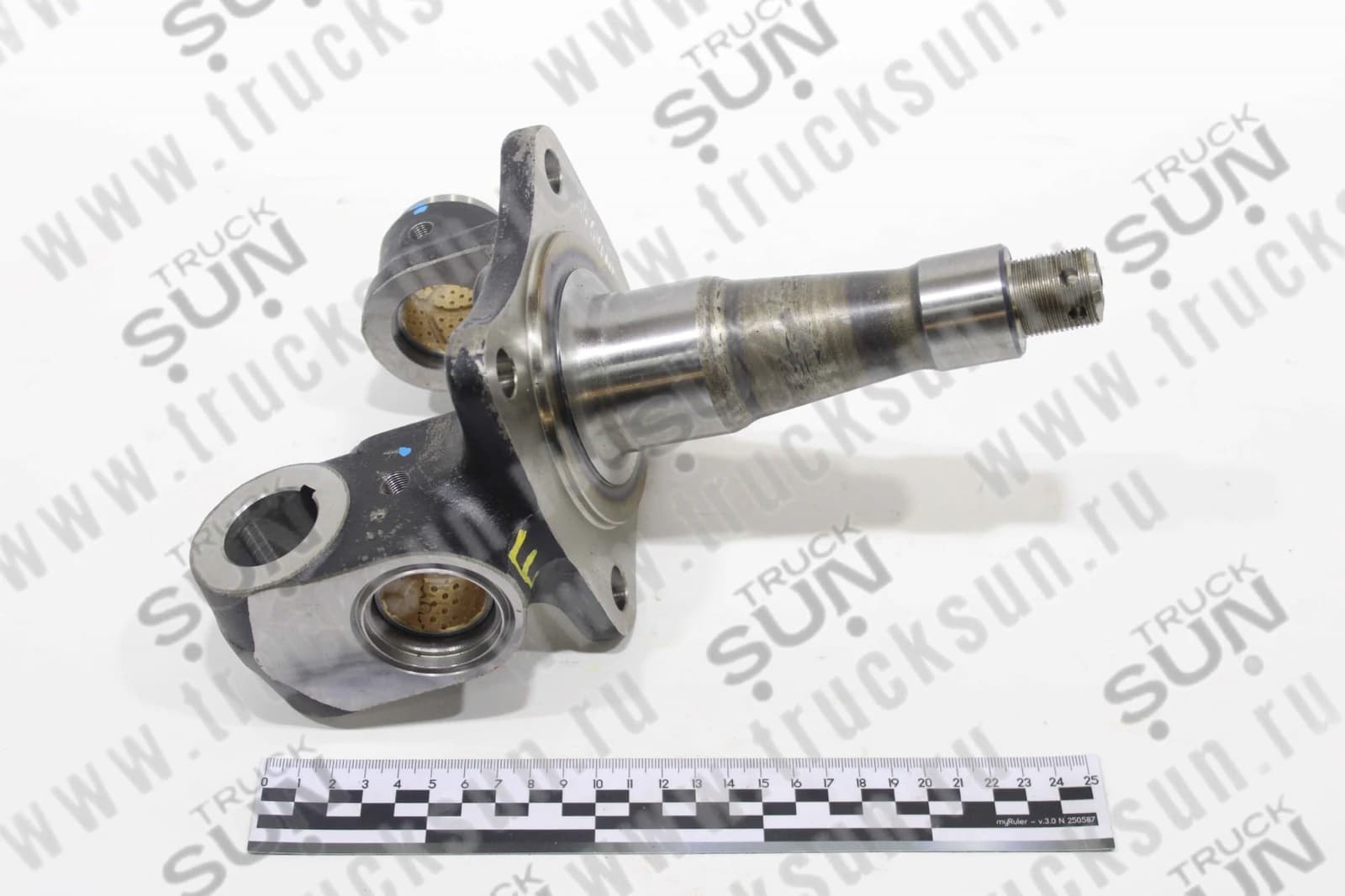 Кулак поворотный 30mm LH HD72 (56714-45600)