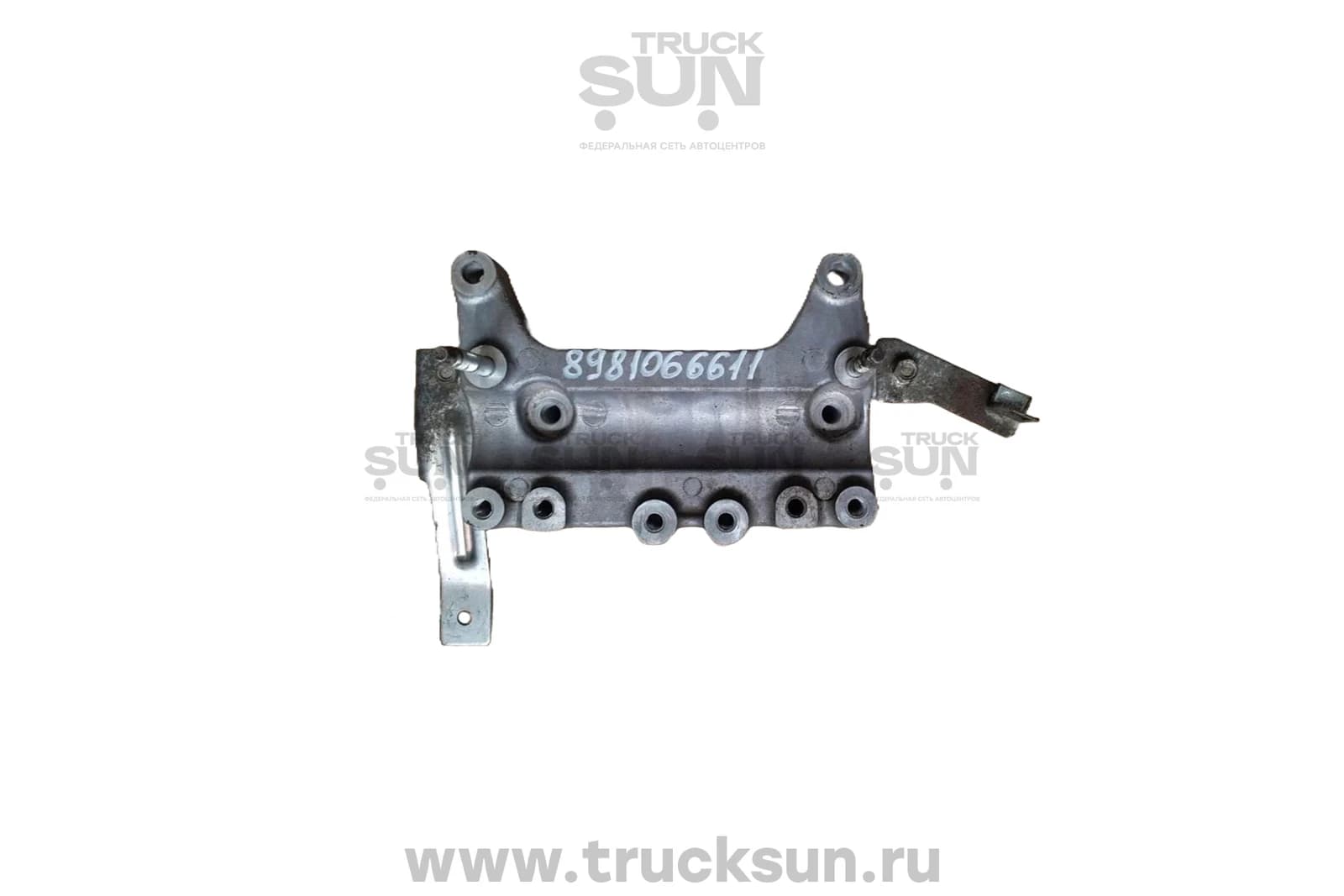 Кронштейн топливной (рампы) рейки NQR90/NPR75/NLR85 Б/У, изображение 1 из 2