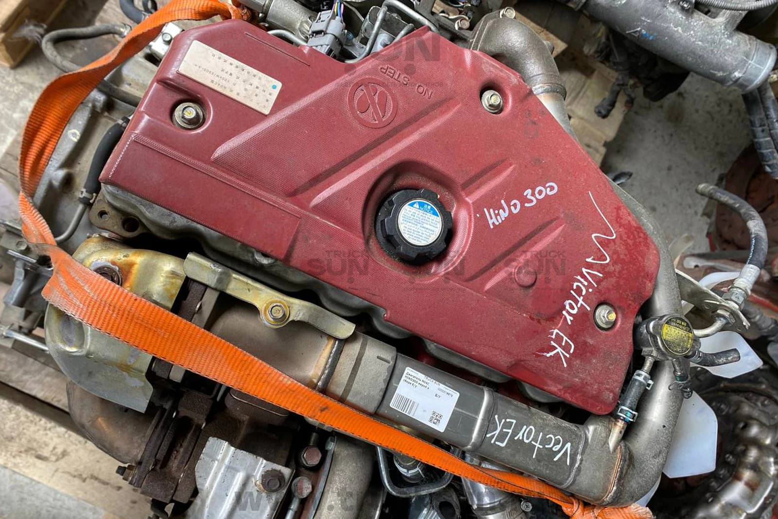 Двигатель в сборе N04C HINO300 евро4 б/у, изображение 3 из 3