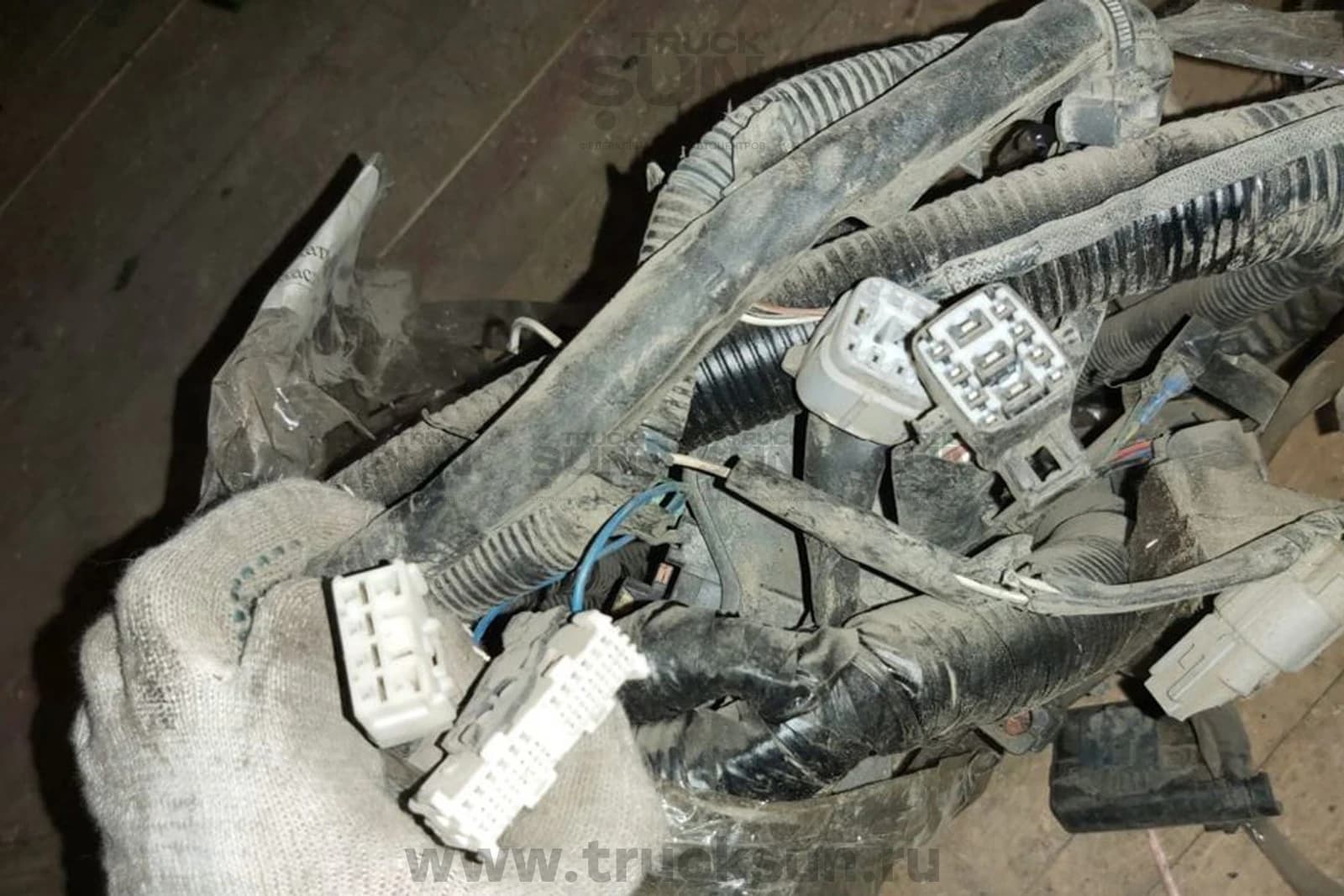 Проводка главная HINO300 евро4 (82115-37U70) Б/У, изображение 2 из 4