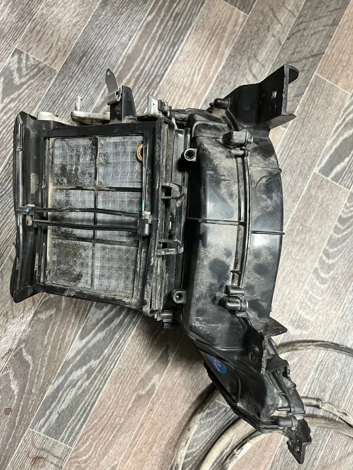 Отопитель в сборе JAC N75/80/90 (8100100LE010) с МОТОРЧИКОМ Б/У, изображение 1 из 4