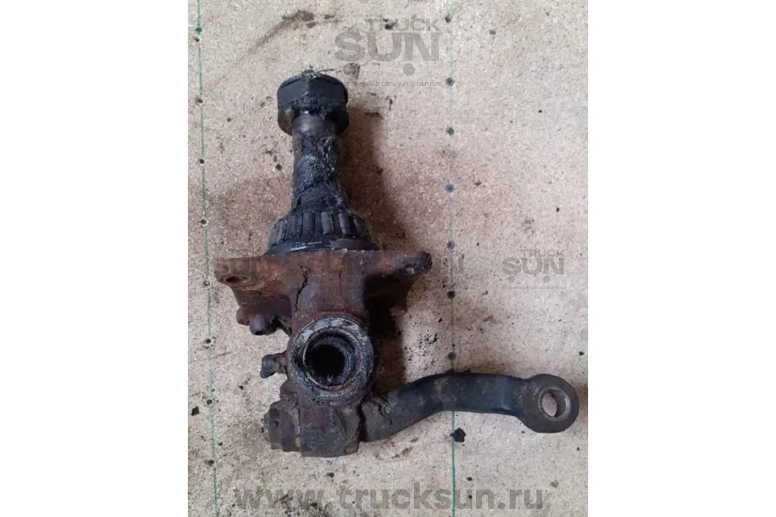 Кулак поворотный RH HD120 D6GA (56735-55100) Б/У, изображение 3 из 3