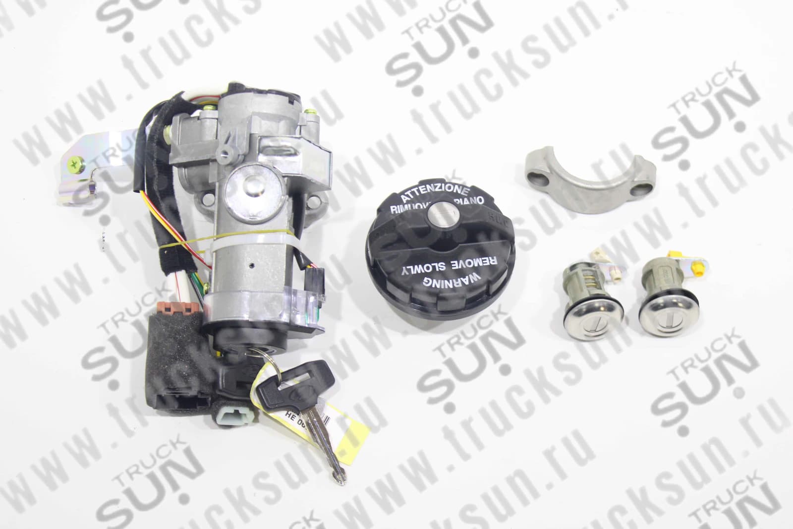 Замок зажигания с личинками, с крышкой бензобака HD120 (81901-7C020), изображение 1 из 4