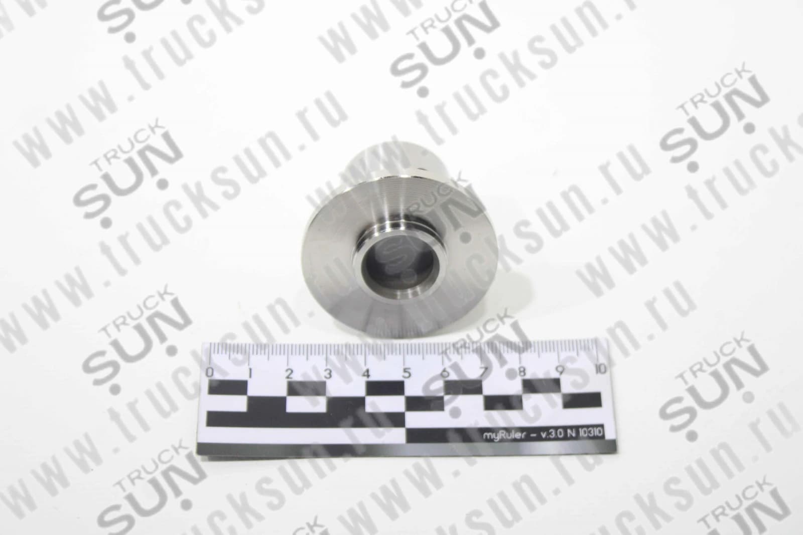 Ось шестерни газораспределения 4HK1/6HK1 NQR75/FSR/NQR90