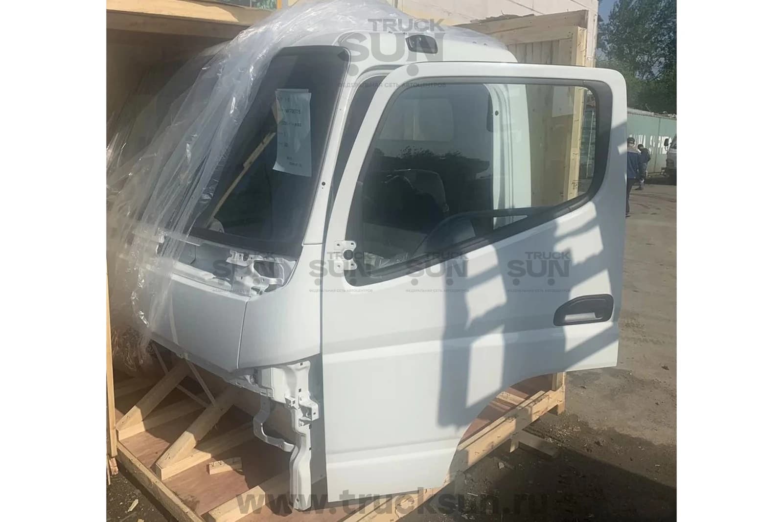 Кабина в сборе FUSO CANTER e3/4, изображение 1 из 3