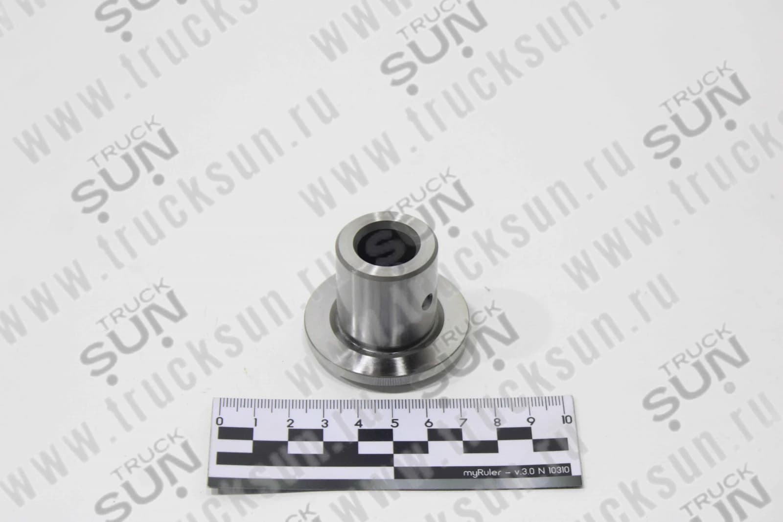 Ось шестерни газораспределения 4HK1/6HK1 NQR75/FSR/NQR90, изображение 2 из 3