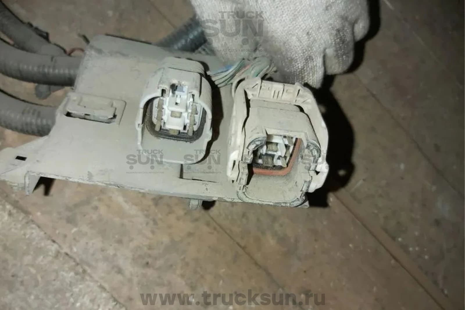 Проводка рамы RR часть HINO300 евро4 (82164-37W70) Б/У, изображение 4 из 4