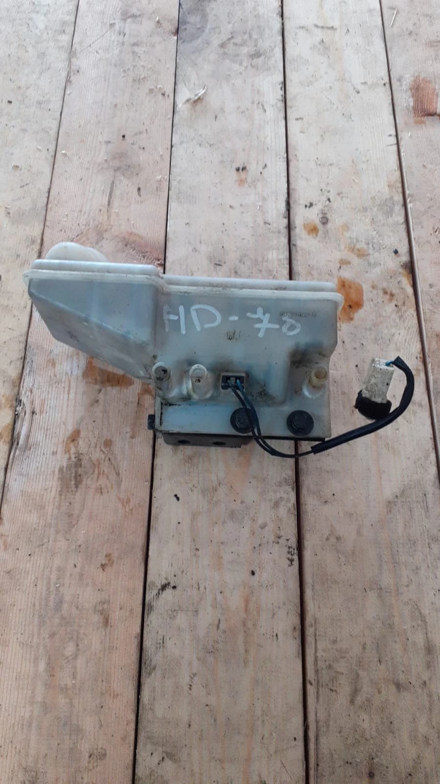 Бачок тормозной жидкости HD78 Б/У, изображение 2 из 2
