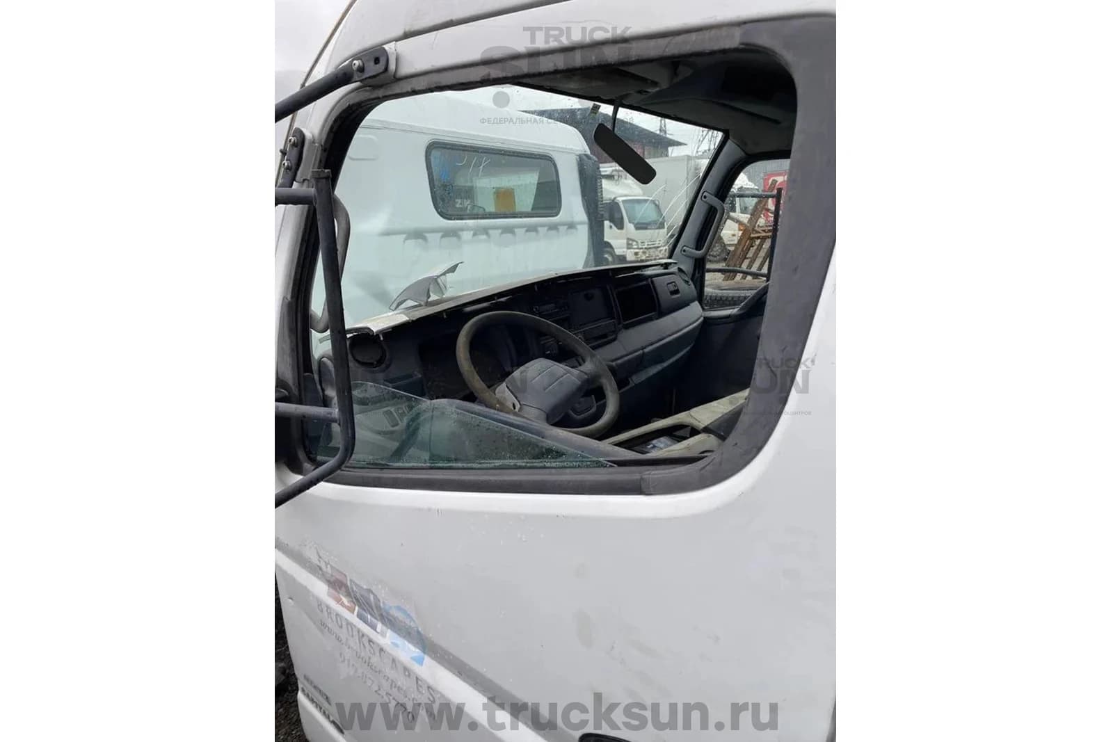 Кабина MMC FUSO CANTER евро5, изображение 6 из 8