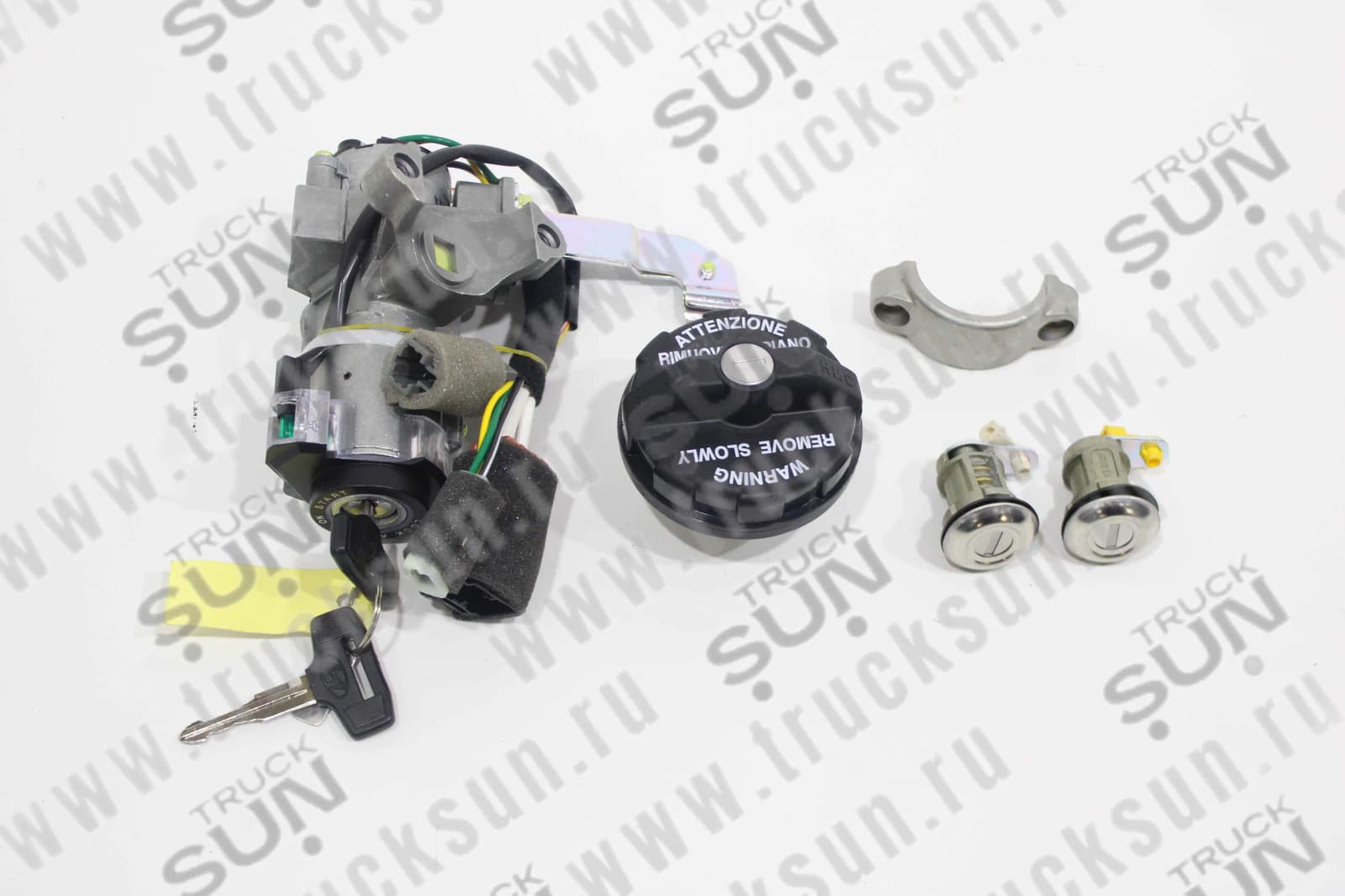 Замок зажигания с личинками, с крышкой бензобака HD120 (81901-7C020), изображение 2 из 4