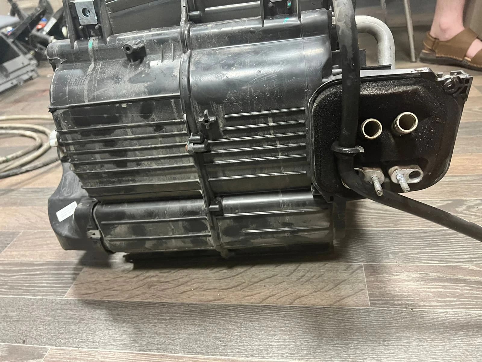 Отопитель в сборе JAC N75/80/90 (8100100LE010) с радиатором б/у, изображение 4 из 4